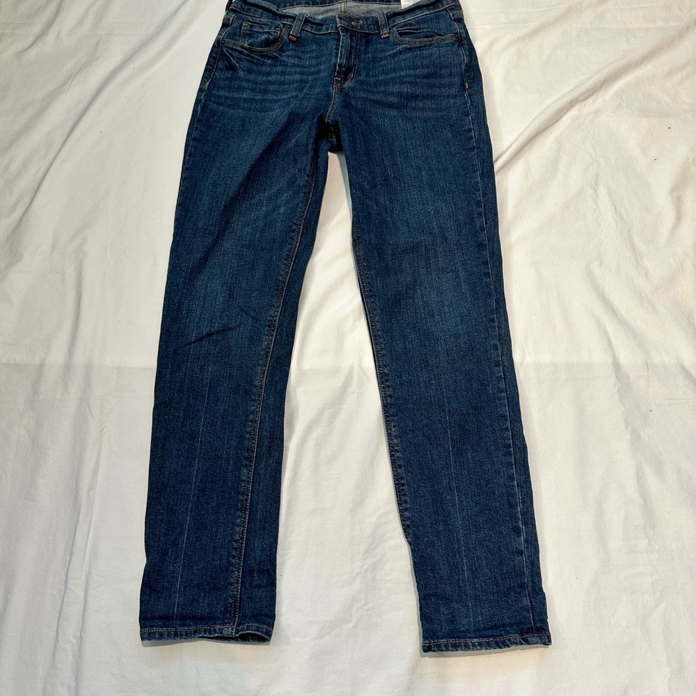 old navy boyfriend jeans Sz 28-28 Color Dark Blue ￼